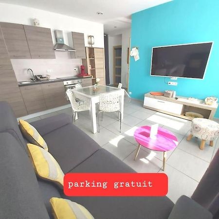 Gite Rdc 42M2 400 M Centre Ville 200 M Gare Tgv Parking Gratuit 250 Places Face Au Logement Arras Luaran gambar