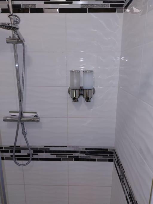 Gite Rdc 42M2 400 M Centre Ville 200 M Gare Tgv Parking Gratuit 250 Places Face Au Logement Arras Luaran gambar