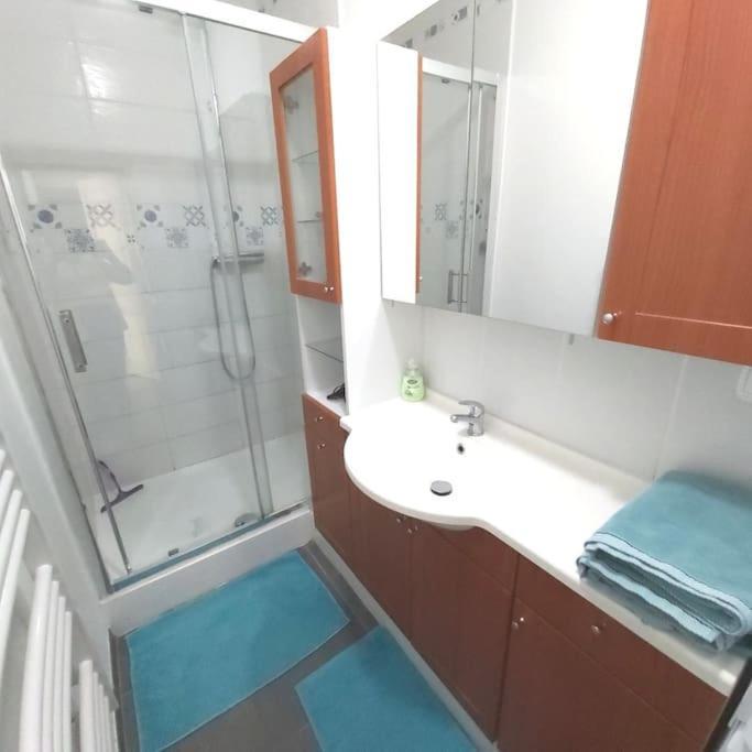 Gite Rdc 42M2 400 M Centre Ville 200 M Gare Tgv Parking Gratuit 250 Places Face Au Logement Arras Luaran gambar